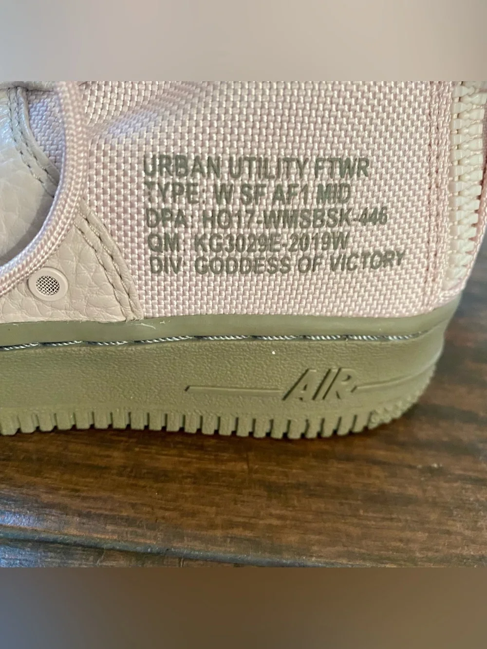 Women’s Nike SF Air Force 1 Mid sneakers - Light Pink